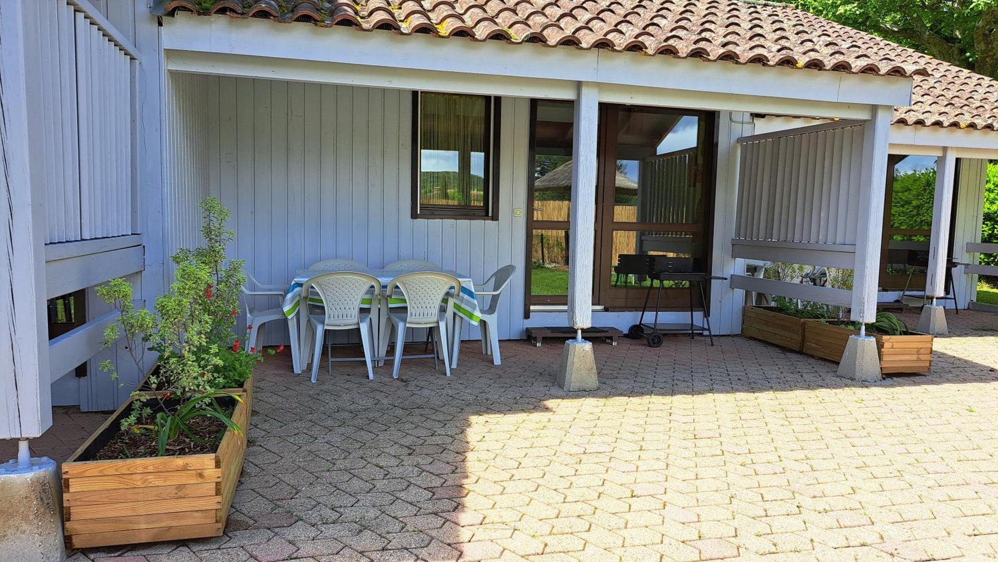 Les Petits Chassezac Villa Grospierres Exteriör bild