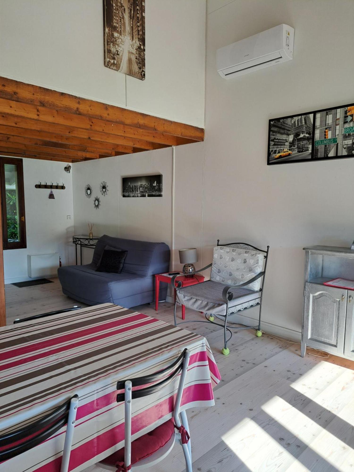 Les Petits Chassezac Villa Grospierres Exteriör bild